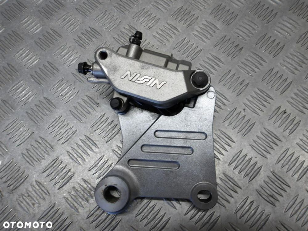 Zacisk hamulca tył jarzmo HONDA VTX 1800 C/R/S 02-04r   PN. 43150-MCV-006 - 9