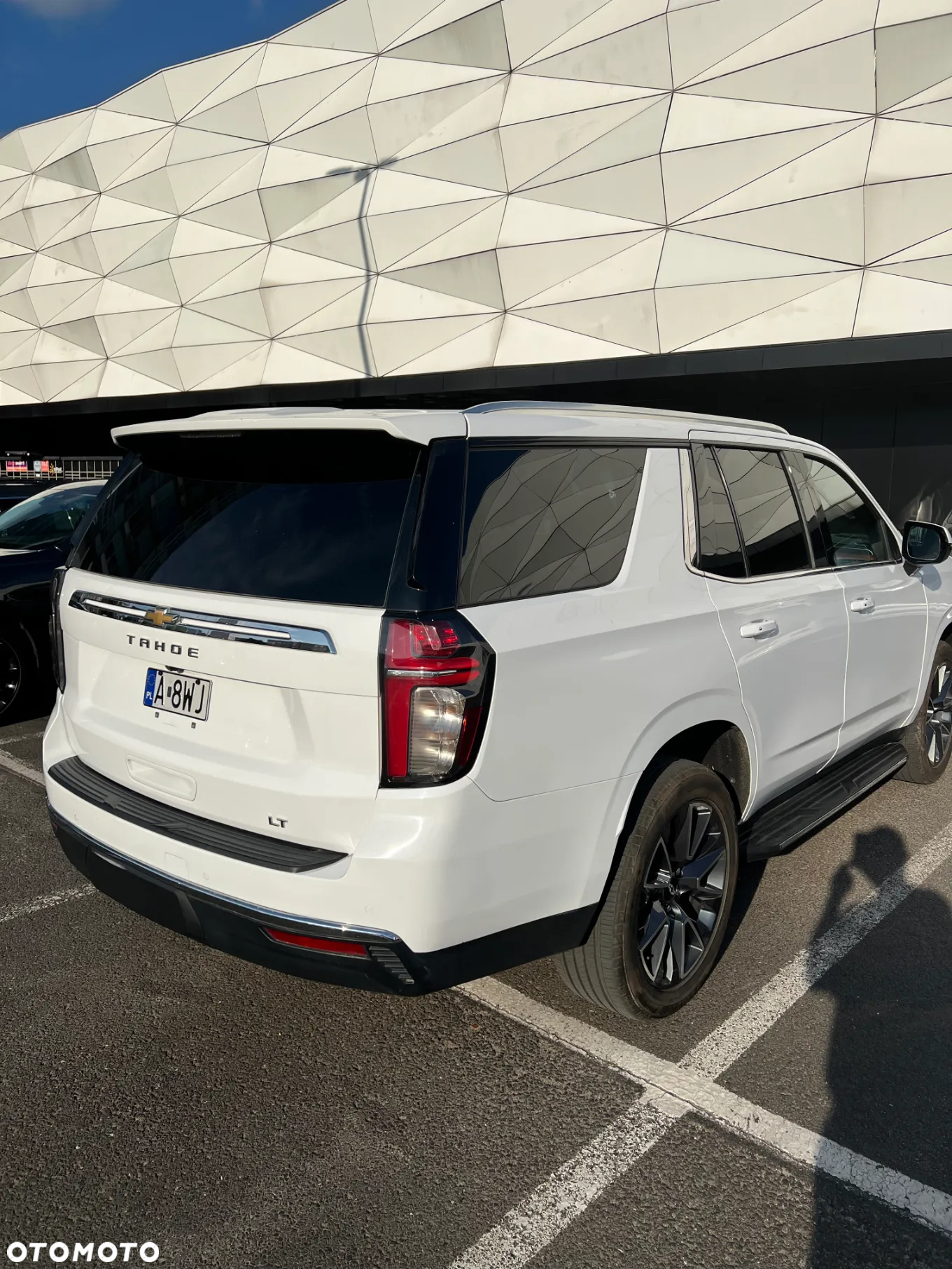 Chevrolet Tahoe - 4