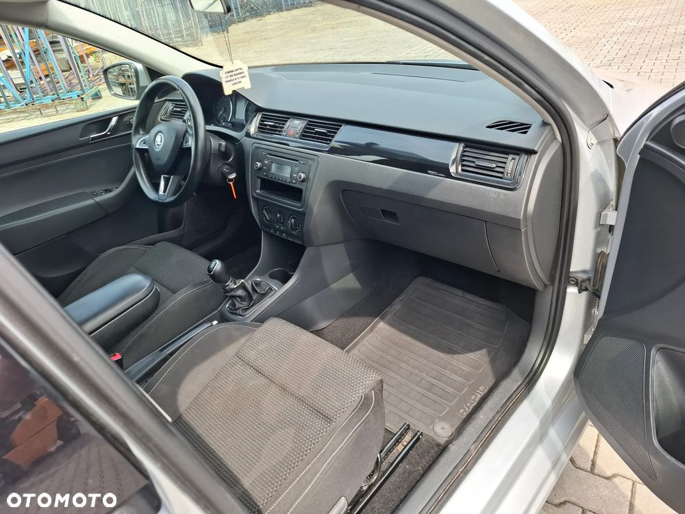 Skoda RAPID - 15