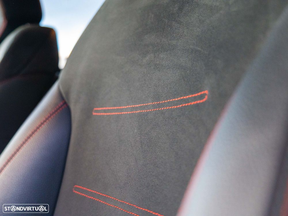 Mercedes-Benz A 250 Limousine e 8G-DCT AMG Line - 26