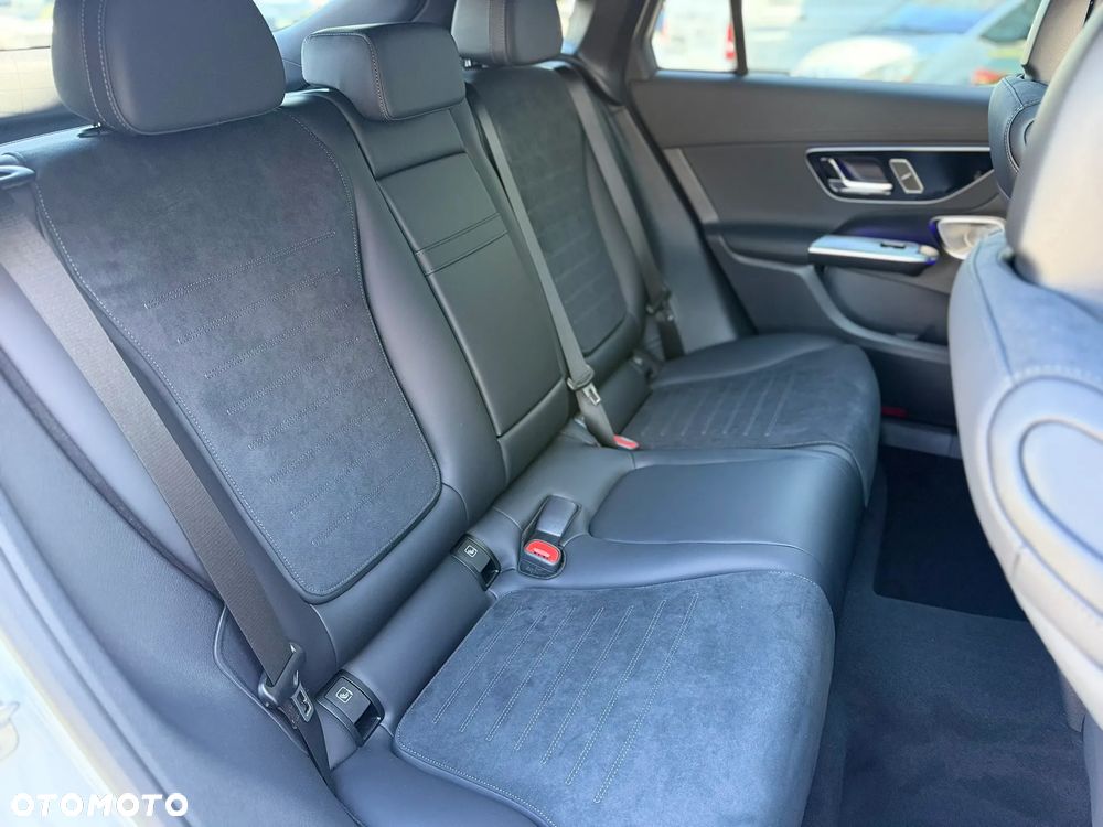 Mercedes-Benz GLC - 30