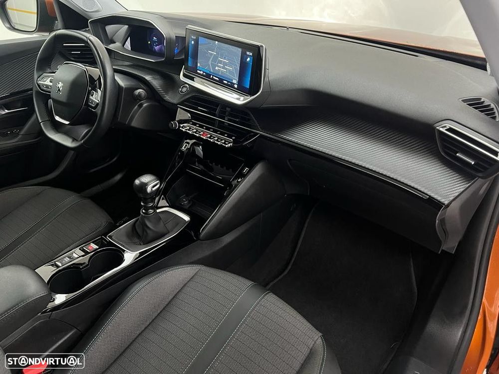 Peugeot 2008 1.2 PureTech Allure - 4