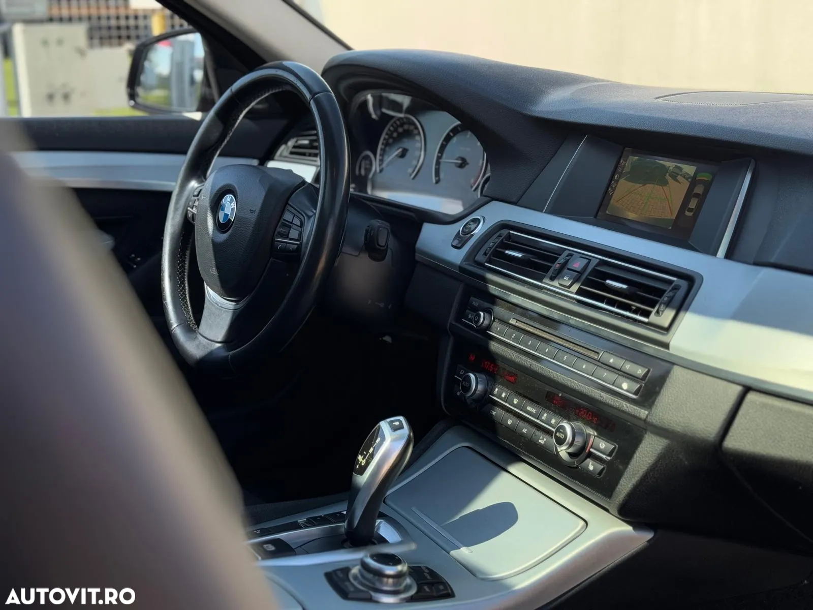 BMW Seria 5 520d xDrive AT - 18