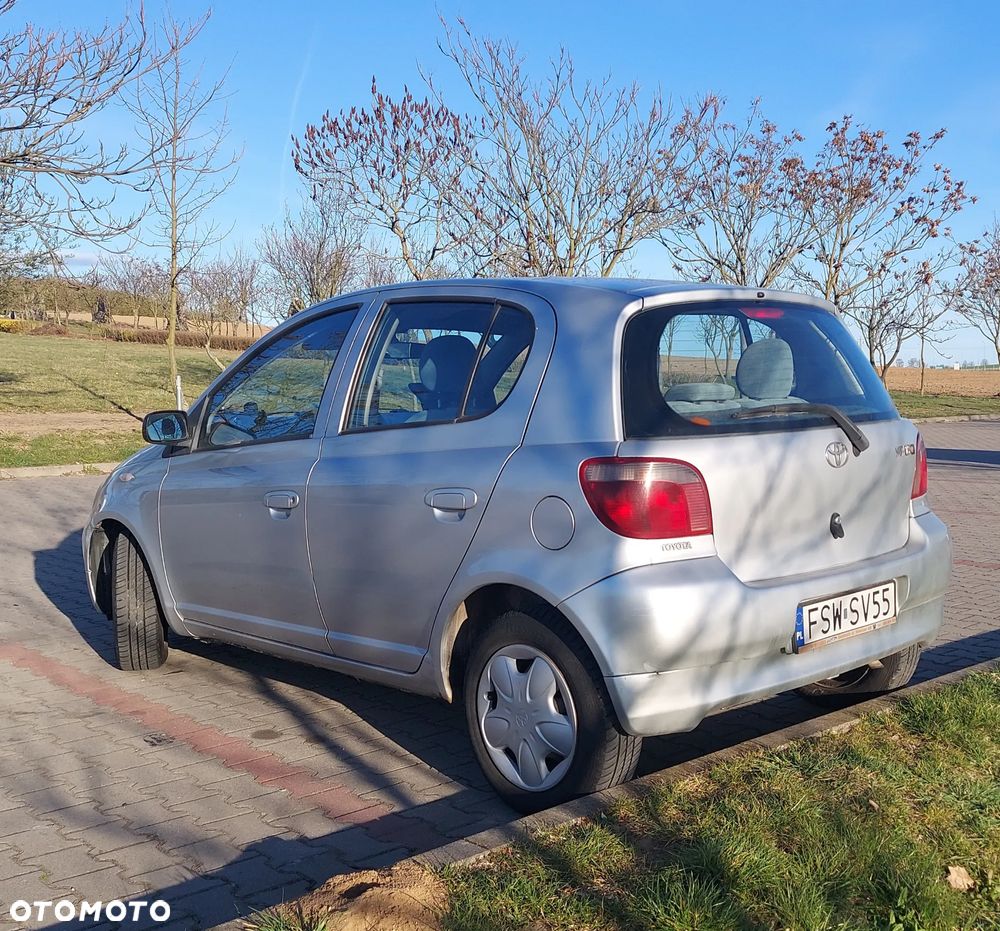 Toyota Yaris 1.0 Luna - 4