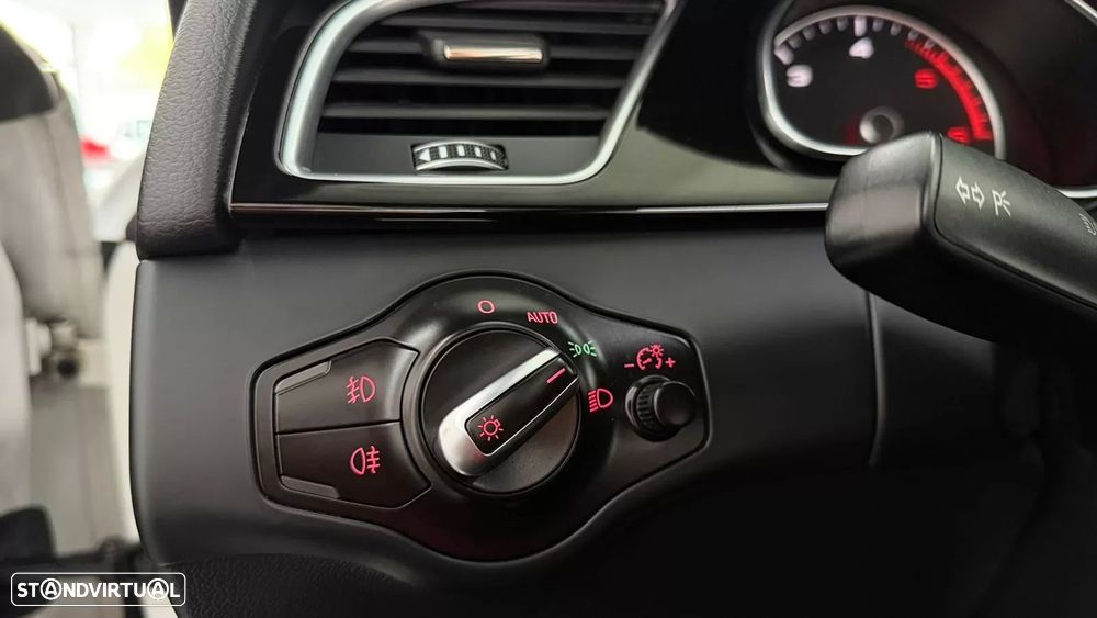 Audi A5 Cabrio 2.0 TDi S-line - 29