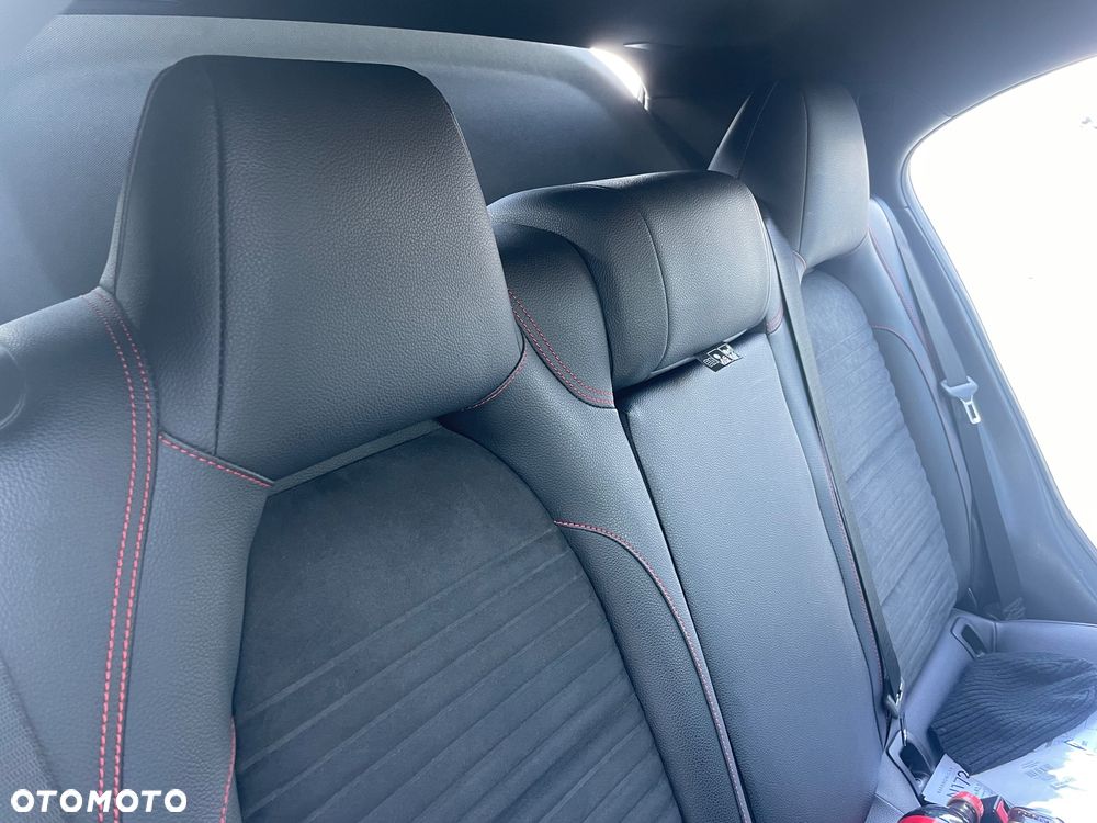 Mercedes-Benz Klasa A 180 AMG Line - 19