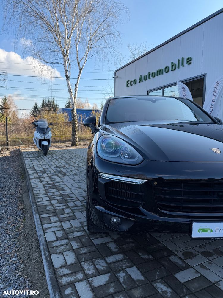 Porsche Cayenne 3.0 L - 33