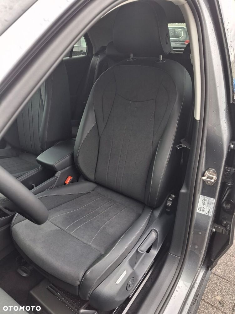 Volkswagen T-Roc 1.5 TSI Style DSG - 11