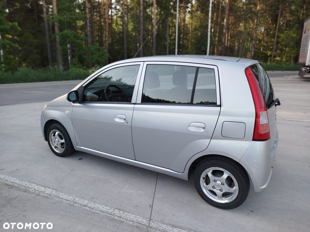 Daihatsu Cuore - 2