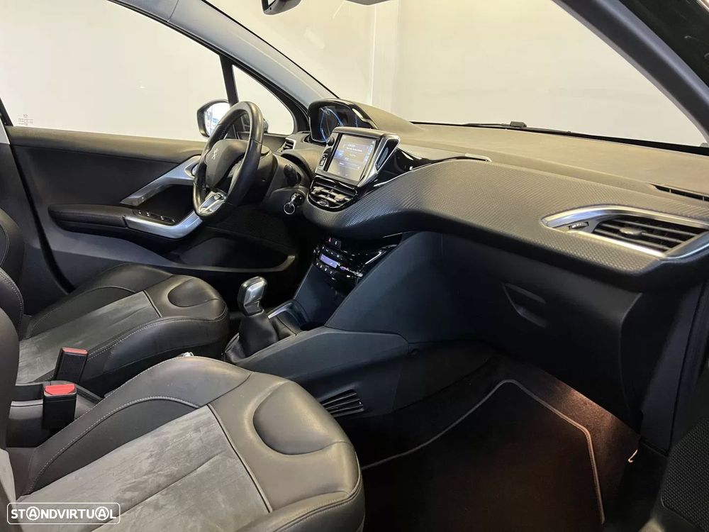 Peugeot 208 1.2 PureTech GT Line - 32