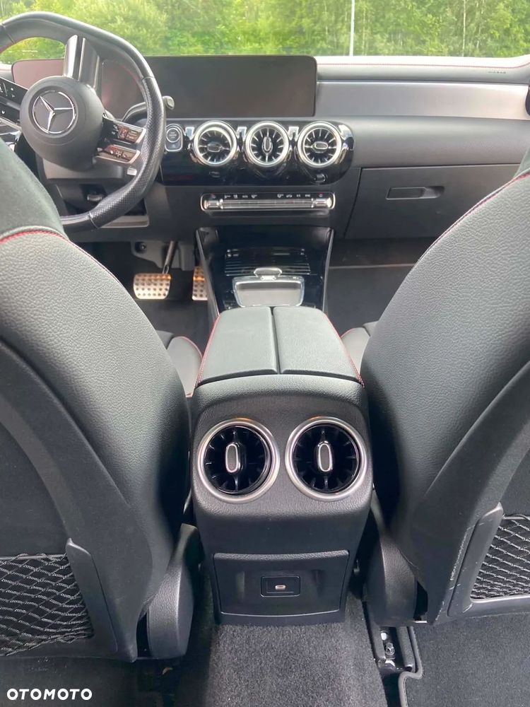 Mercedes-Benz CLA 220 4-Matic AMG Line 7G-DCT - 19