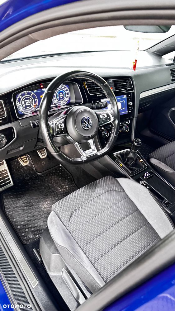 Volkswagen Golf - 16