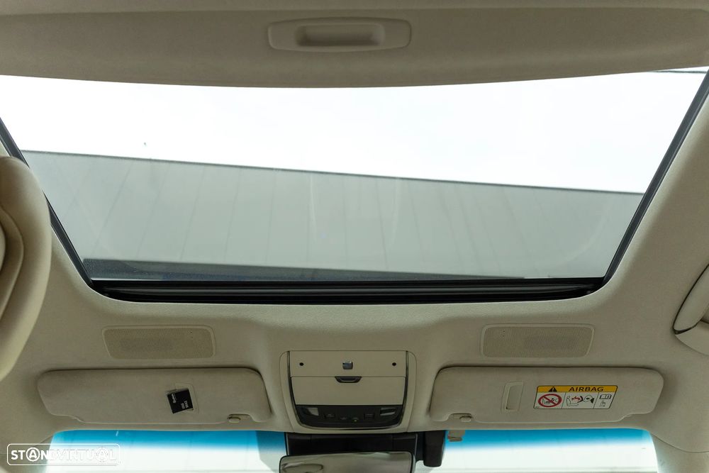 Lexus LS 500h Luxury Madeira Artesanal - 24