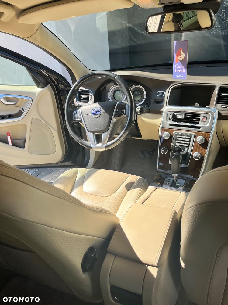 Volvo V60 D3 Geartronic Momentum - 16