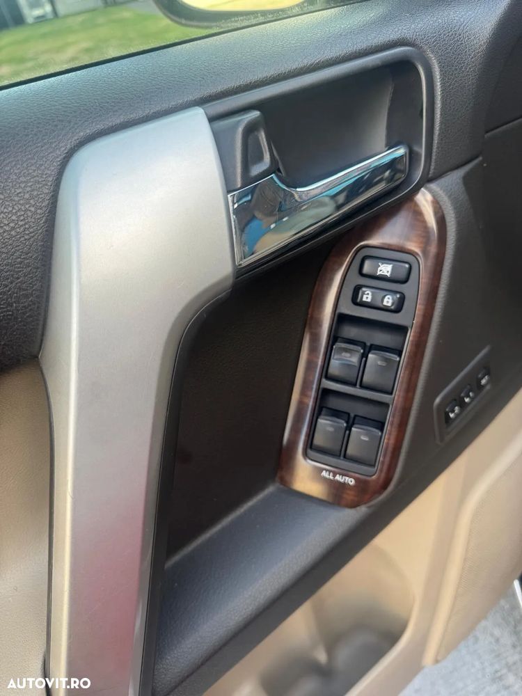 Toyota Land Cruiser 3.0l Turbo D-4D A/T Luxury - 21