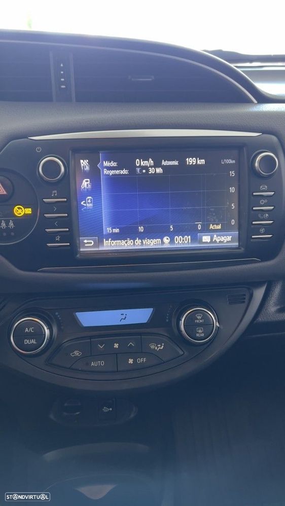 Toyota Yaris 1.5 HSD Comfort+P.Style - 25