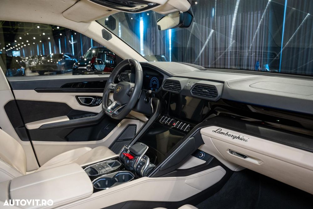 Lamborghini URUS - 34