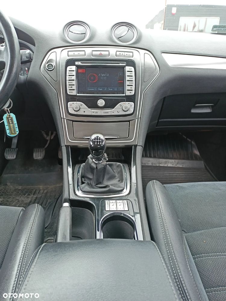 Ford Mondeo - 12