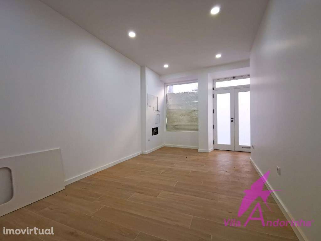 Loja para comércio/serviços na Rua Manuel Espregueira - Grande imagem: 4/8