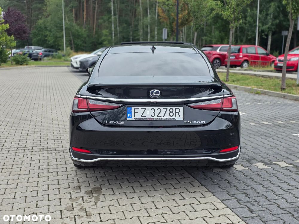 Lexus ES 300h Business Edition + - 9