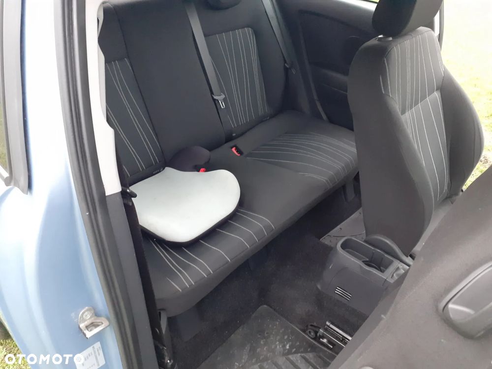 Opel Corsa 1.2 16V - 11