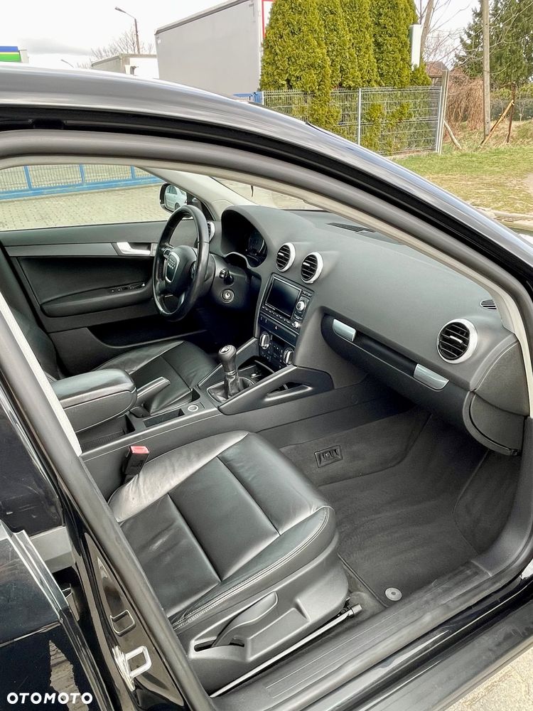 Audi A3 Sportback 1.6 TDI DPF Ambition - 9
