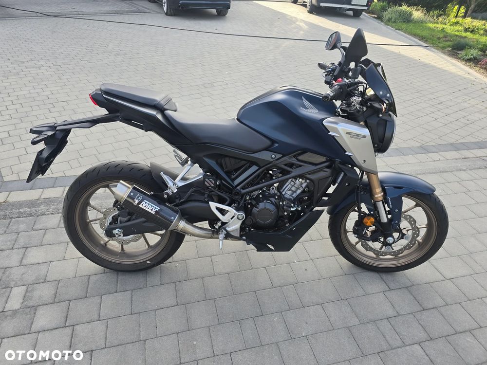 Honda CB - 1