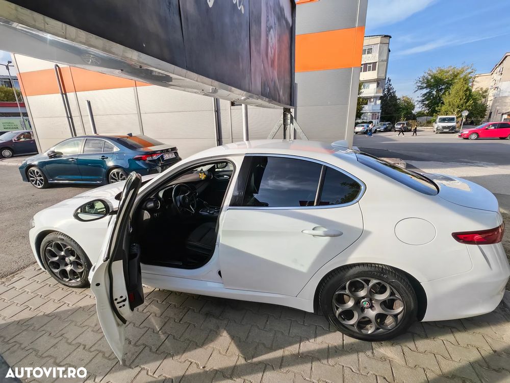 Alfa Romeo Giulia 2.2 JTDM Aut. - 3