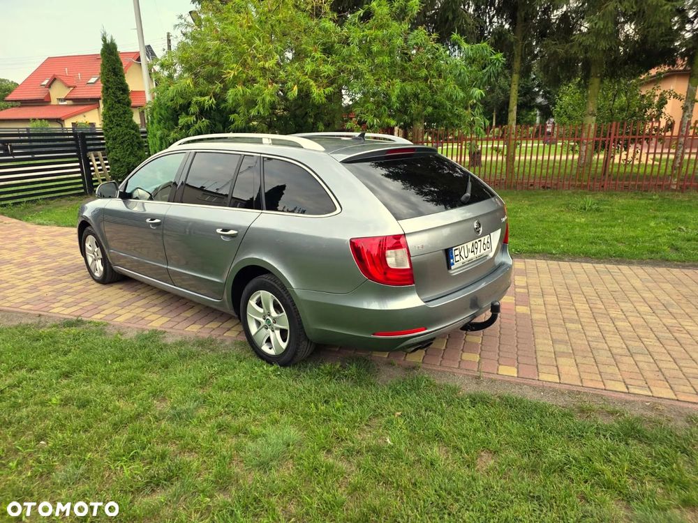 Skoda Superb 1.8 TSI Elegance DSG - 24