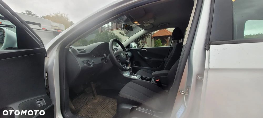 Volkswagen Passat 2.0 TDI Comfortline DSG - 4
