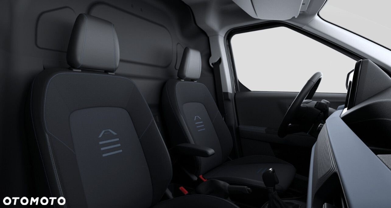Ford Transit Courier - 13