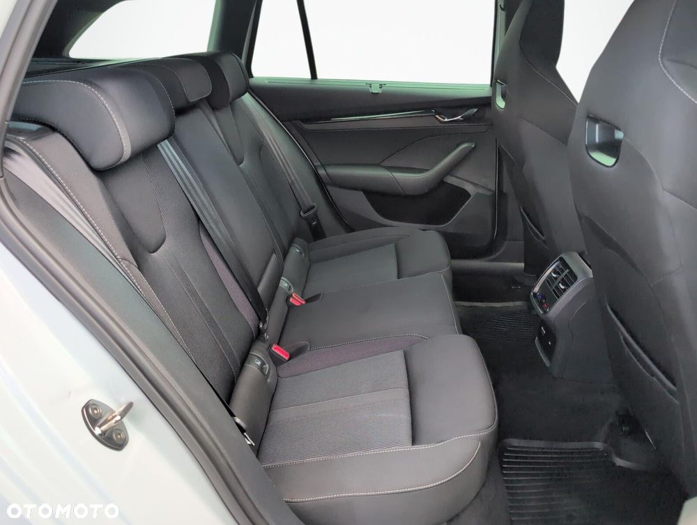 Skoda Octavia 2.0 TDI Sportline DSG - 13