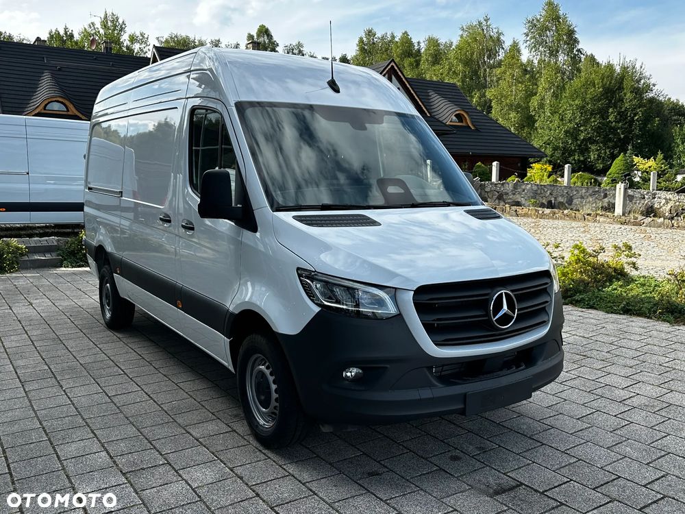 Mercedes-Benz Sprinter - 5