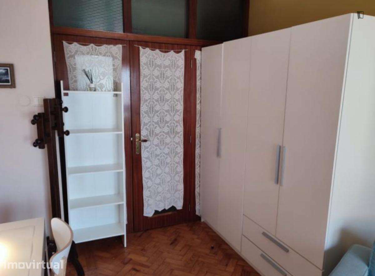 Quarto - localizado em Cedofeita Porto - Grande imagem: 2/8