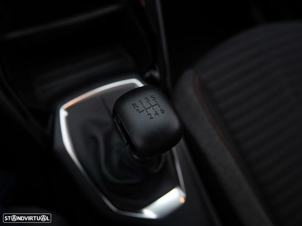 Peugeot 208 - 16