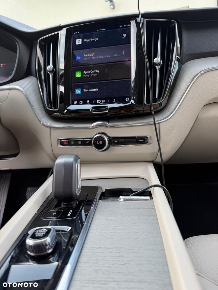 Volvo XC 60 T8 AWD Recharge Plus Bright - 12