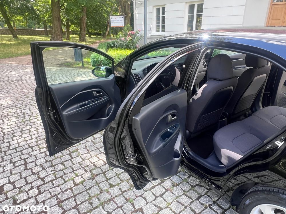 Kia Rio 1.4 Dream Team Edition - 14