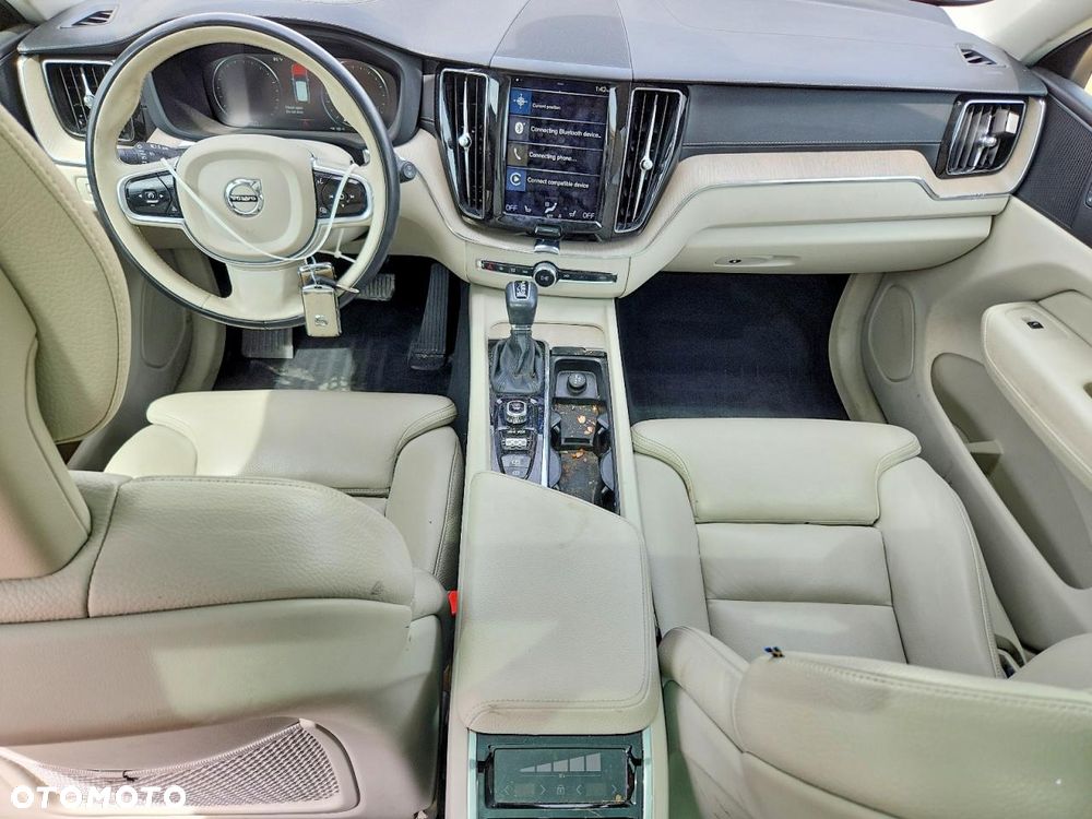 Volvo XC 60 T5 AWD Geartronic Momentum - 8