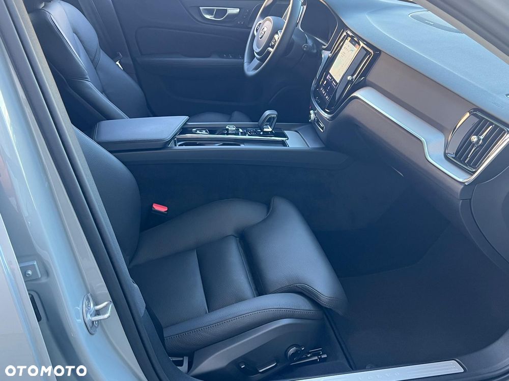 Volvo V60 B4 B Plus Dark - 21