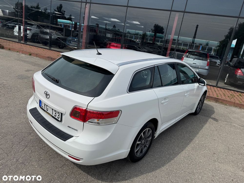 Toyota Avensis 1.8 Luna - 11