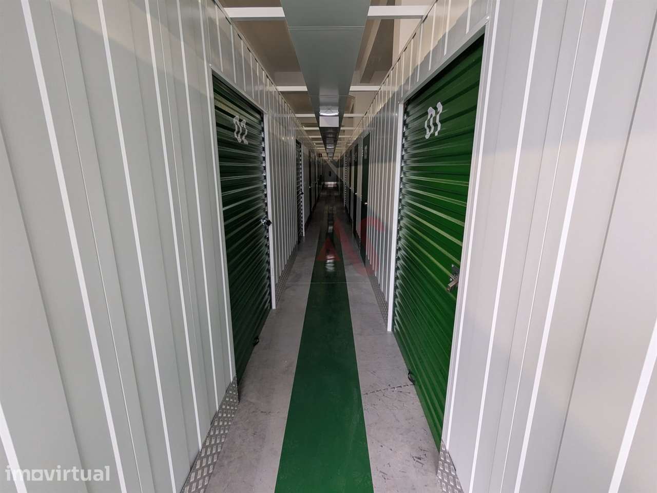 Boxes com áreas entre 5 m² e 18 m² para arrendamento em Fermentões, Gu - Grande imagem: 2/10