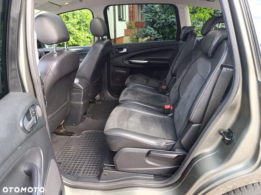 Ford S-Max - 9