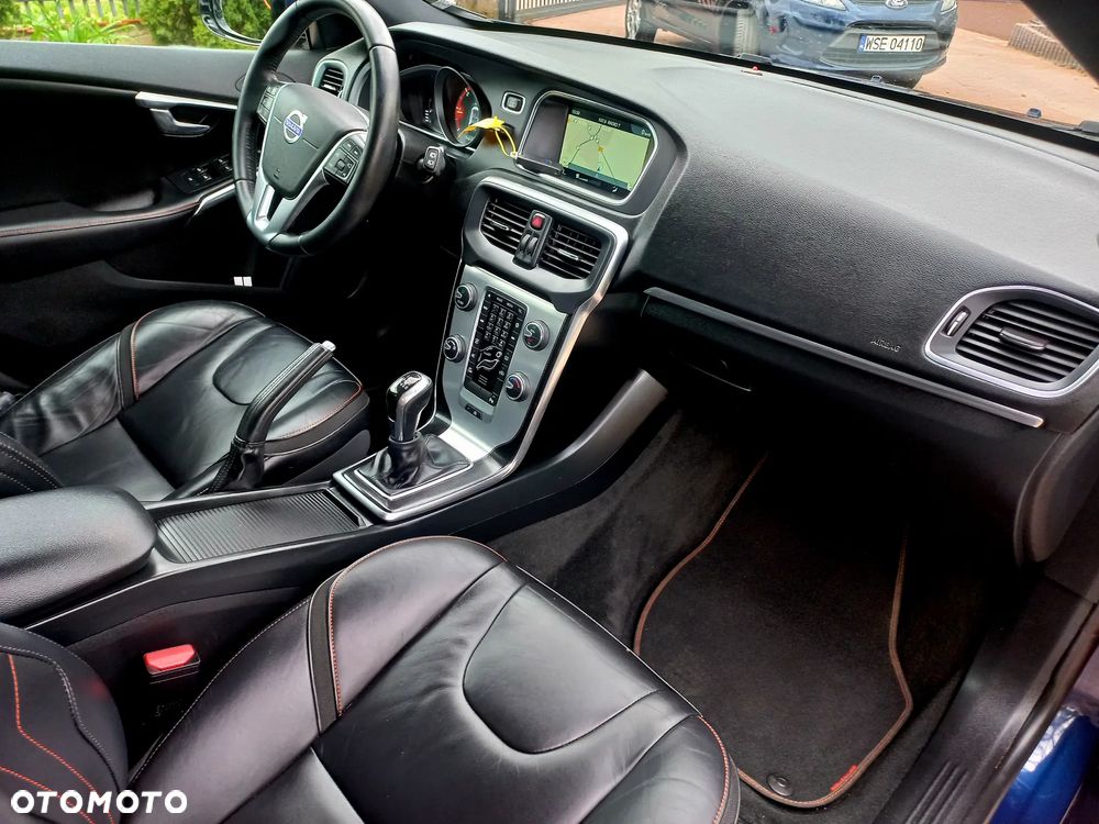 Volvo V40 - 16