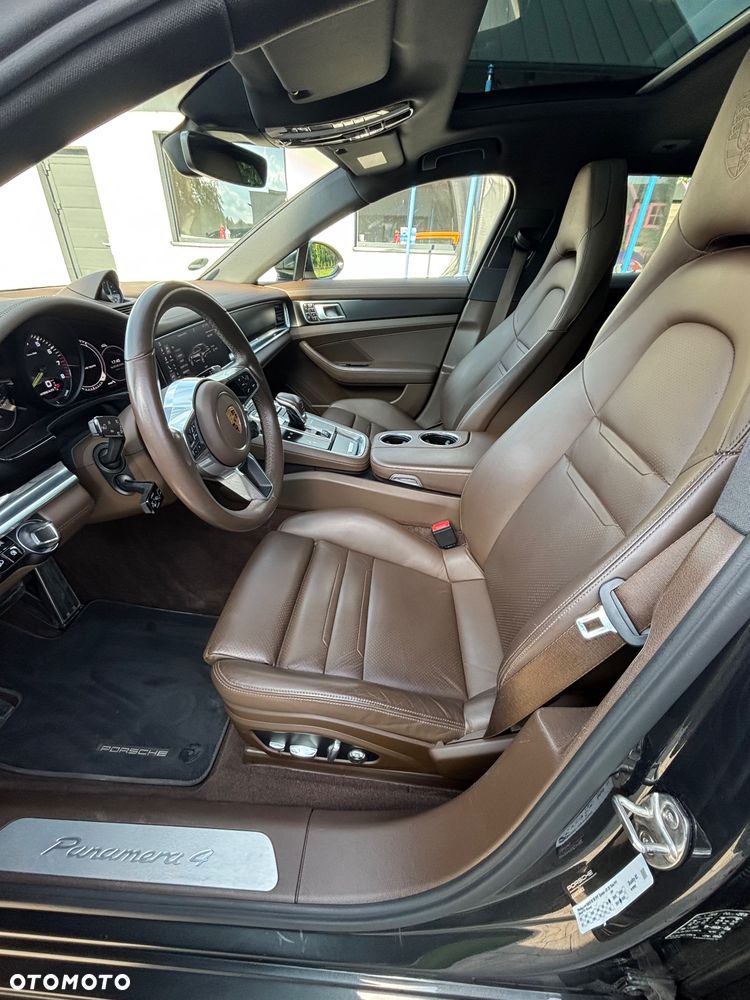 Porsche Panamera 4 Sport Turismo - 17