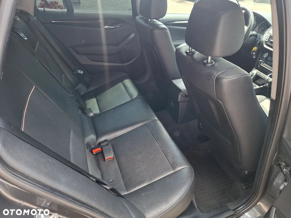 BMW X1 xDrive18d xLine - 12
