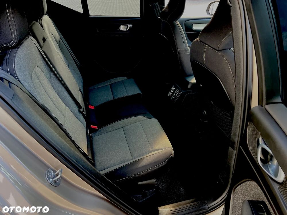 Volvo XC 40 B4 AWD Plus Dark - 21