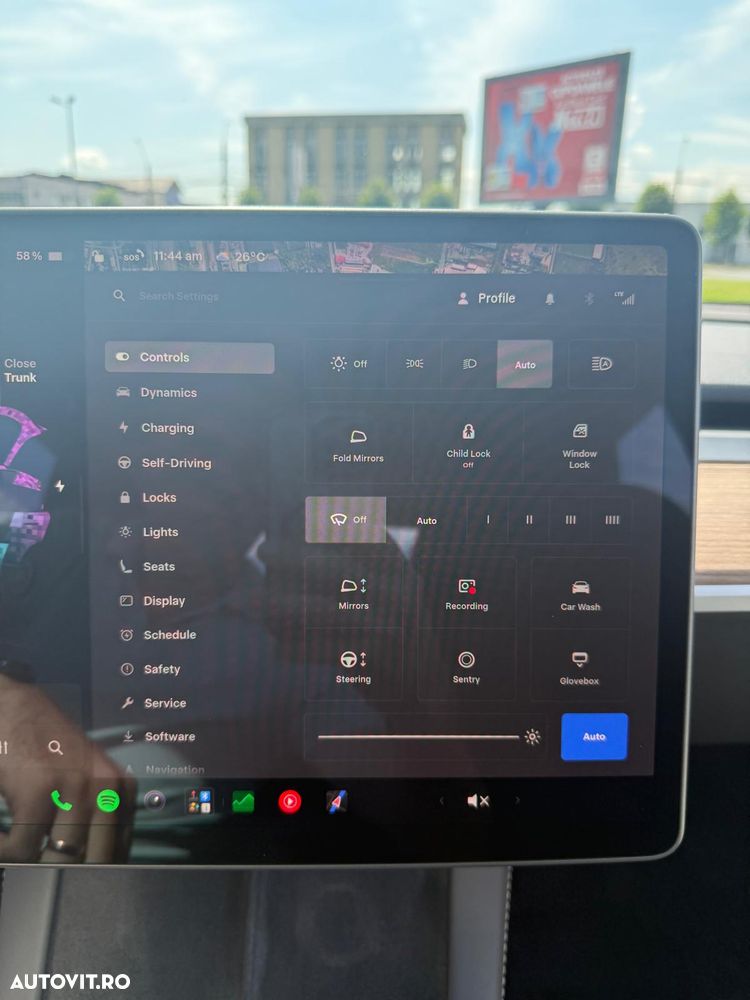 Tesla Model Y Long Range Dual Motor AWD - 16