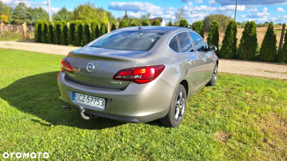Opel Astra IV 1.4 T Energy EU6 - 3