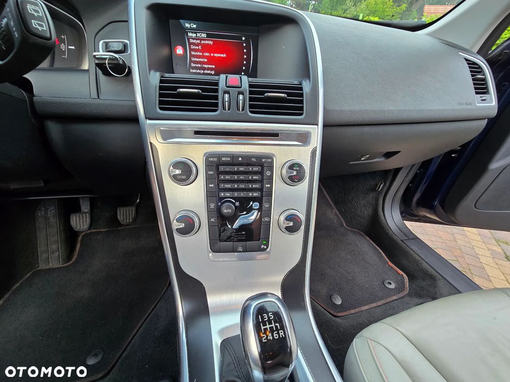 Volvo XC 60 D4 Drive-E Ocean Race - 13