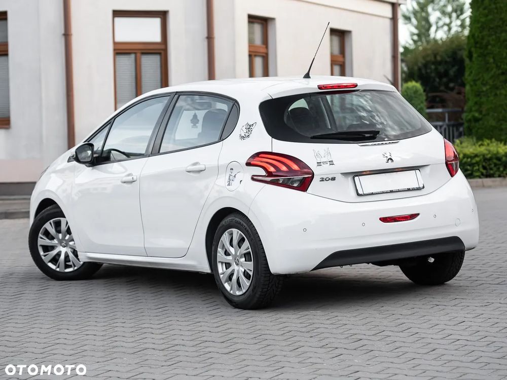 Peugeot 208 - 11
